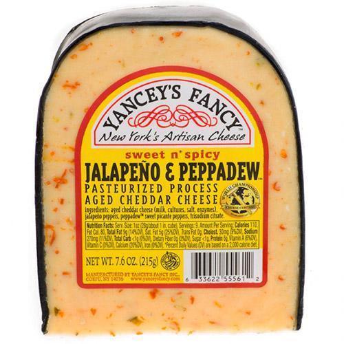 YANCEY'S FANCY JALAPENO PEPPER CHEDDAR WEDGE